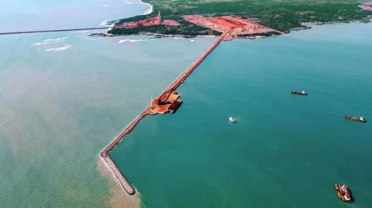 我的“一带一路”故事丨在几内亚大显身手的山东港口人：和当地员工交往真诚是“必杀技”(图1)