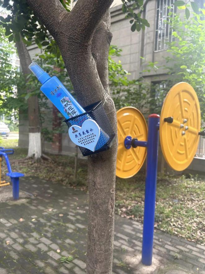 夏季蚊虫扰民他们的做法暖人心(图4)