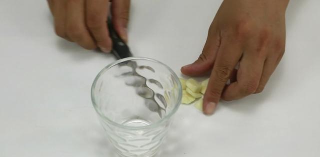 谁还用杀虫剂灭害虫？教你二招轻轻一喷害虫不再有(图2)