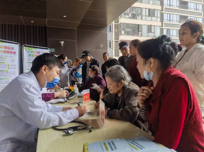 莲花镇开展第36个爱国卫生月宣传活动(图2)