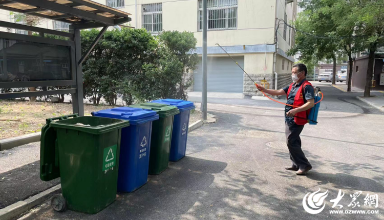 济宁高新区洸河街道西闸社区开展夏季蚊虫专项消杀行动(图2)