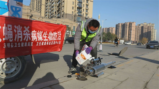 菏泽东明县卫健局开展冬季蚊蝇消杀活动(图2)