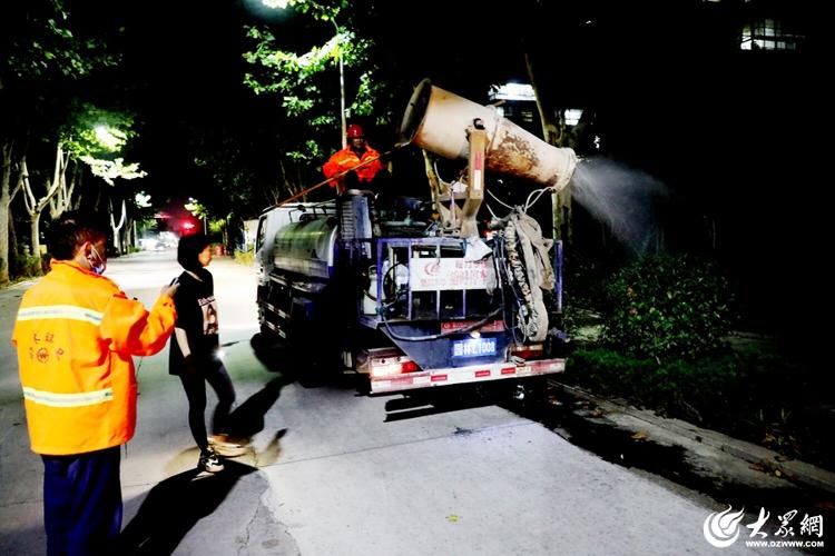 临沭县综合行政执法局开展城区绿化苗木粉虱类虫害消杀防治工作(图2)