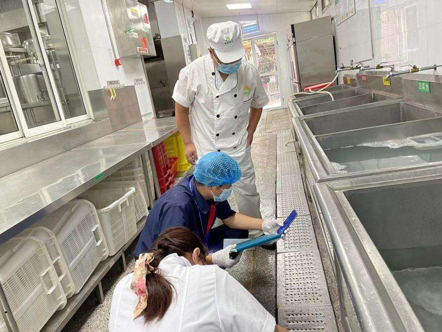 上海市爱卫办加强“四叶草”及周边环境卫生整治力度(图1)