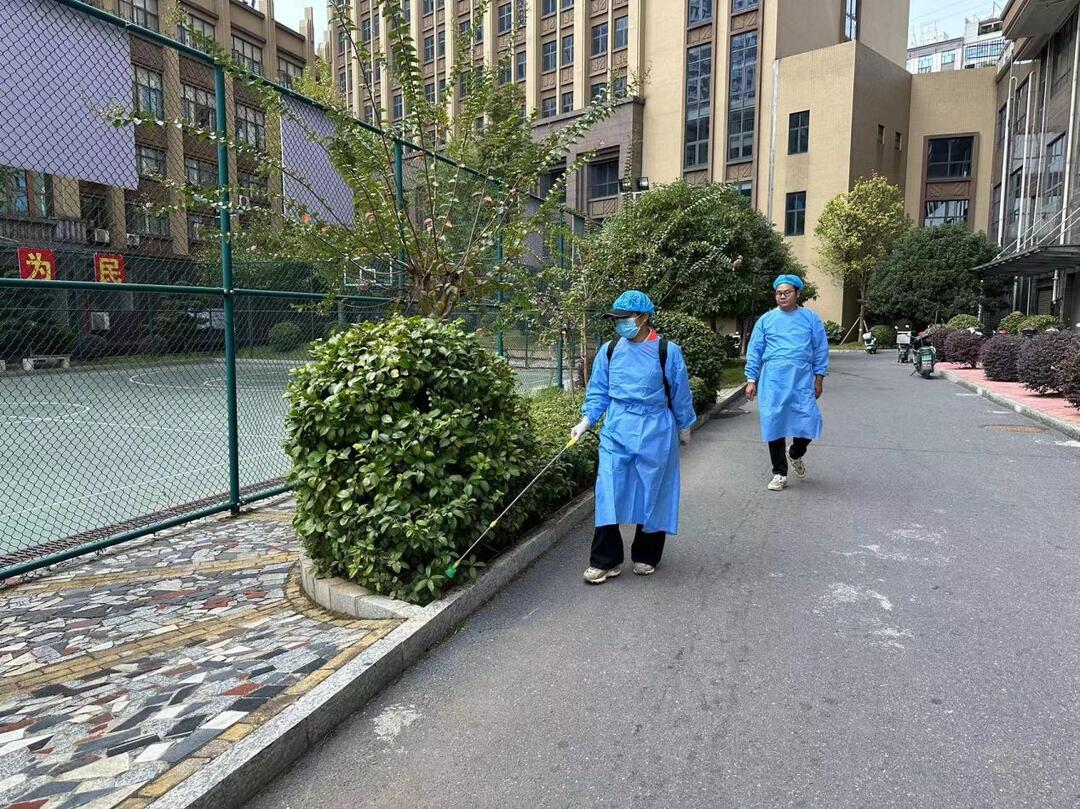 大祥区火车南站街道开展爱国卫生运动(图2)