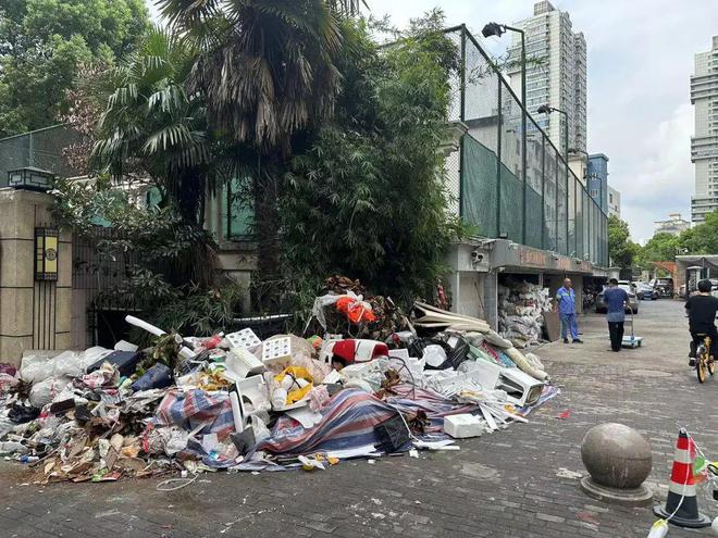 “片区网格”全覆盖！“卫生死角”理一理(图2)