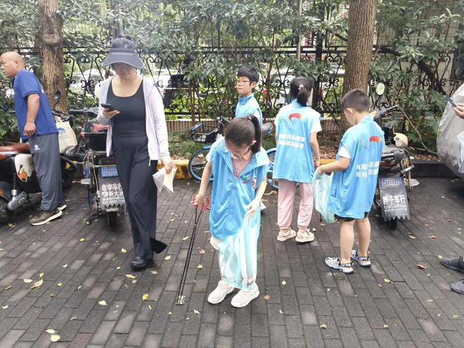 “片区网格”全覆盖！“卫生死角”理一理(图6)