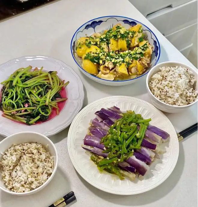 朋友圈发自己做的菜的文案(图2)