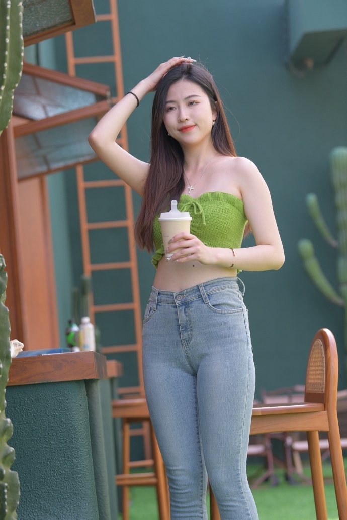 女朋友主动把手放我口袋里_女朋友主动把手放我口袋里V(图1)