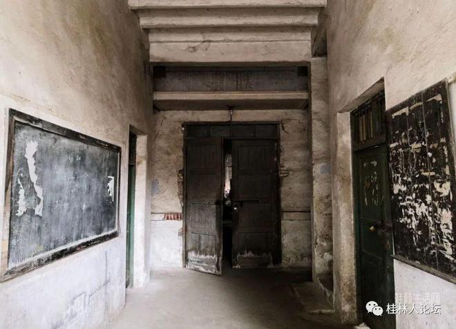 桂林知名小区被市民曝光！业主奇葩行为让全小区卵火躺！爆料人：根本不敢开窗(图5)