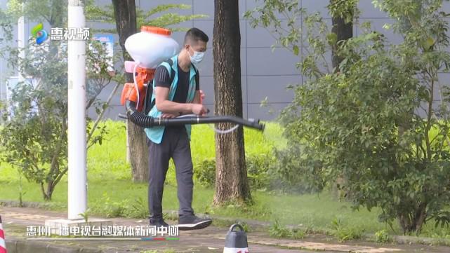 夏季雨后蚊虫多公园社区消杀忙(图2)