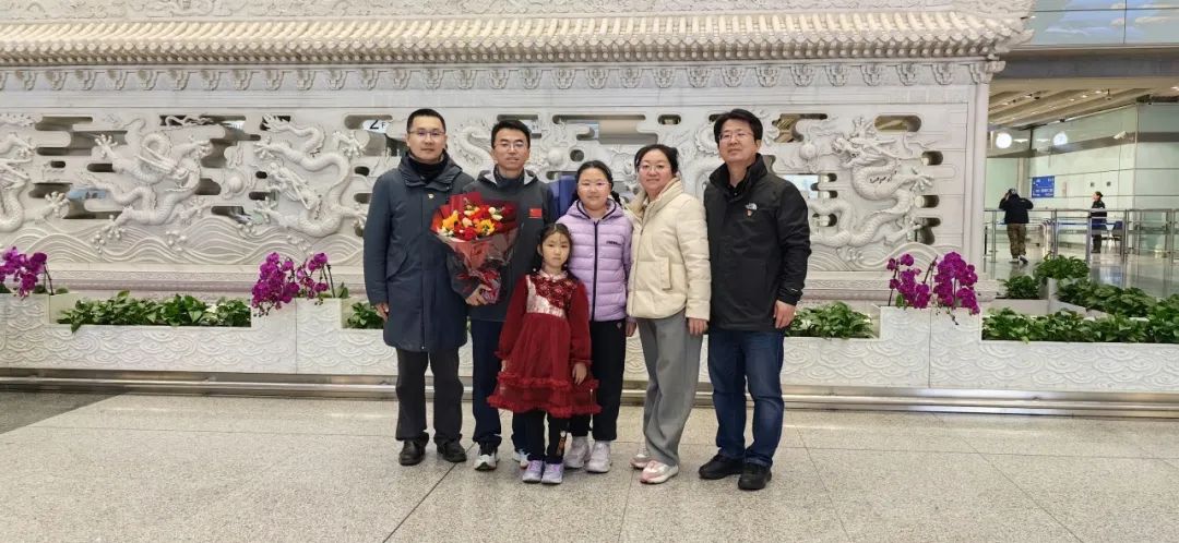 热烈欢迎第三十批援几内亚中国医疗队凯旋(图3)
