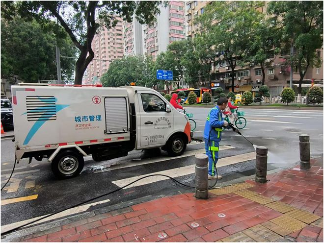 金花街道深入开展环境卫生整治暨爱国卫生活动(图1)