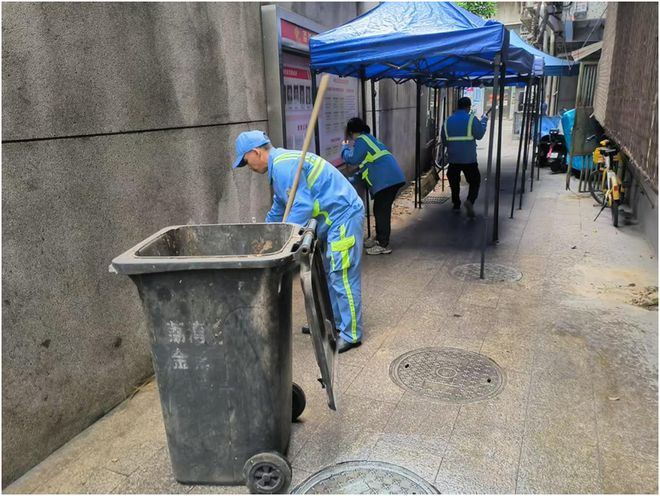 金花街道深入开展环境卫生整治暨爱国卫生活动(图2)