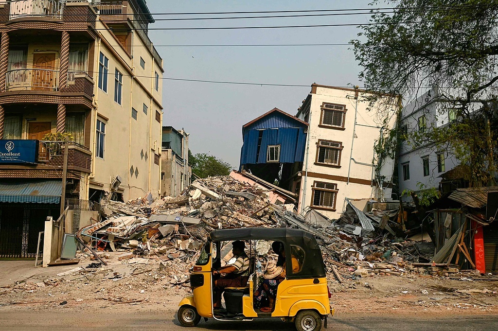 滚动更新丨缅甸强震已致该国3301人死亡(图4)