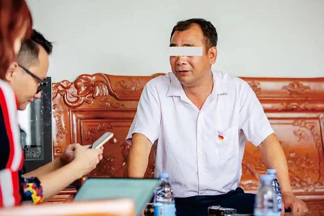 广东一小学女教师被曝私生活混乱15页PPT内容不堪入目私照流出(图3)