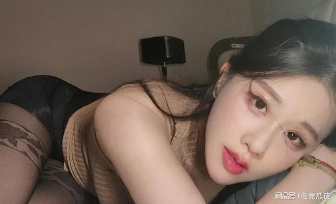 轩子巨2兔疯狂试探刚“腿播”就被举报！主播破防：不爱看别看(图1)