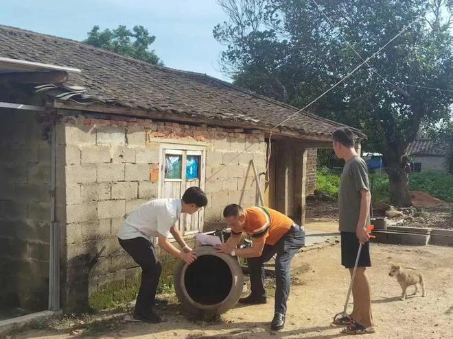 翻盆倒罐清积水、消杀打扫灭蚊虫！儋州干群齐行动→(图11)