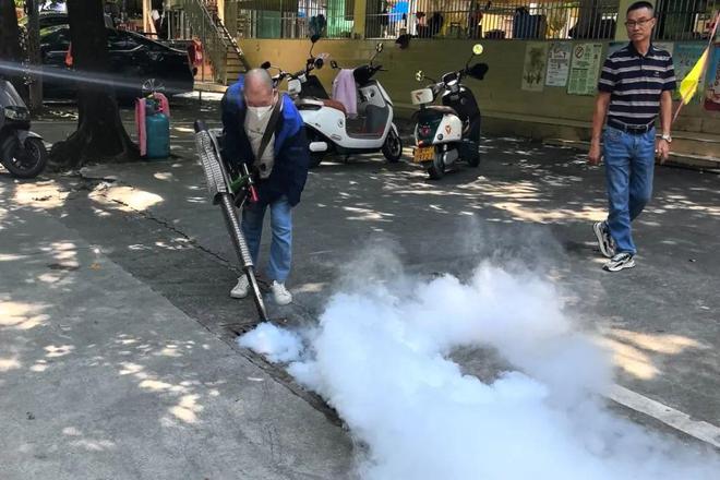 翻盆倒罐清积水、消杀打扫灭蚊虫！儋州干群齐行动→(图21)