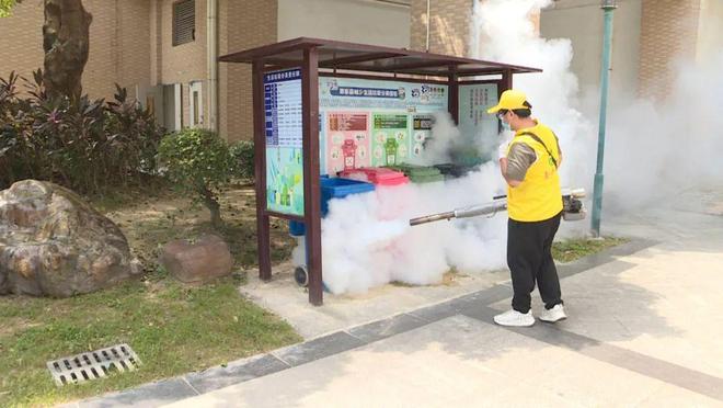 惠东县住建局组织小区物业开展蚊虫消杀行动(图2)