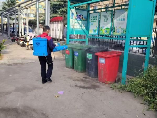 平顶山市石龙区：深入开展“清死角灭鼠患剿虫卵保健康”冬季专项消杀活动(图1)